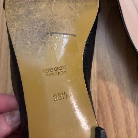 Vero Cuoio Black Flats with Bow Detail - Picture 3 of 6